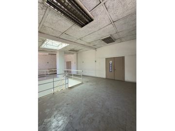 LIQUIDACION - OPORTUNIDAD - EDIFICIO COMERCIAL
