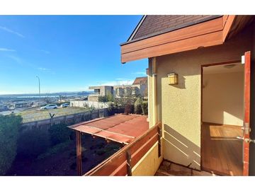 Exclusiva Casa con Vista a la Laguna!