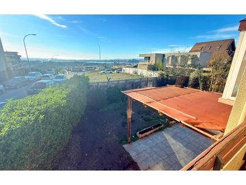Exclusiva Casa con Vista a la Laguna!