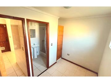 Exclusiva Casa con Vista a la Laguna!