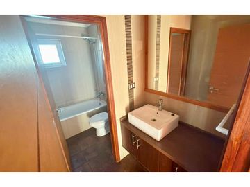 Exclusiva Casa con Vista a la Laguna!