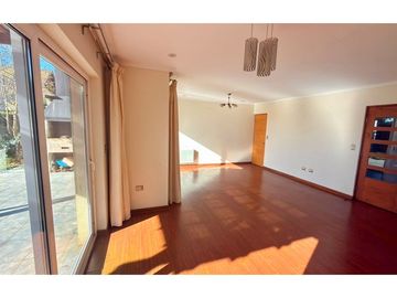 Exclusiva Casa con Vista a la Laguna!