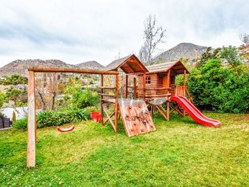 Venta de Casa! 4D + 4B, Jardín Piscina y Más..