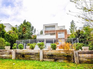 Venta de Casa! 4D + 4B, Jardín Piscina y Más..