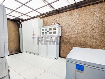 Venta de Casa! 4D + 4B, Jardín Piscina y Más..