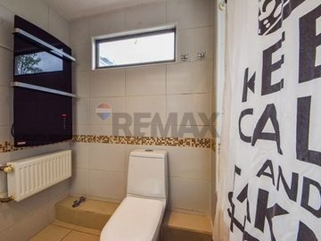 Venta de Casa! 4D + 4B, Jardín Piscina y Más..
