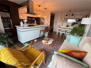 VENTA DE DEPARTAMENTO REMODELADO EN LAS CONDES