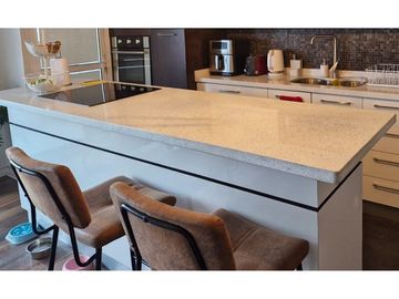 VENTA DE DEPARTAMENTO REMODELADO EN LAS CONDES