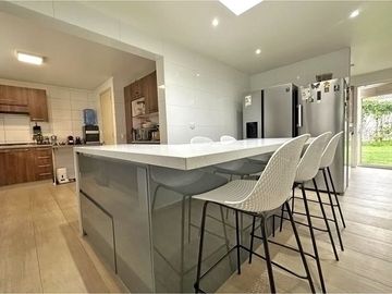 Oportunidad 4D/3B  143m2 Cond. Altos del Parque