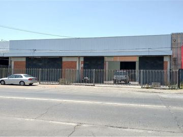 Local con bodega en Avenida Lircay.