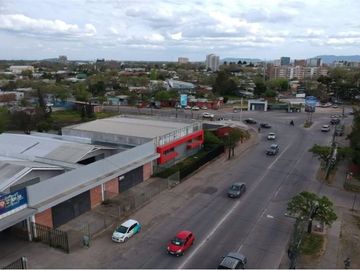 Local con bodega en Avenida Lircay.