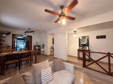 VENTA CASA CON PILETA CASTELAR NORTE