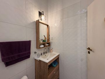 VENTA CASA CON PILETA CASTELAR NORTE