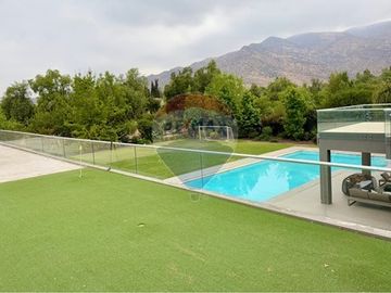 Amplia casa-Las Brisas Chicureo-Cancha La Montaña