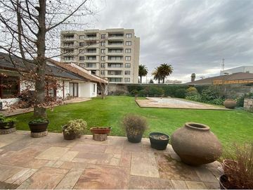 SE VENDE EXCLUSIVA CASA CENTRAL EN CURICO, 400 M2