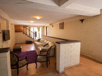 casa  de dos pisos 236 m2 /Ñuñoa