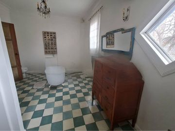 CASONA 1920, BARRIO ITALIA | AMPLITUD Y CARACTER