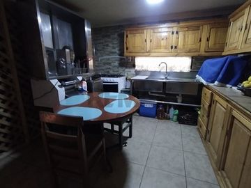 ¡Hogar y negocio en venta en Isla De Maipo!