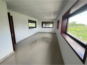 Se arriendan bodegas 510 m2, y 492 m2 como nuevas