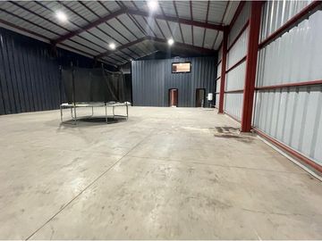 Se arriendan bodegas 510 m2, y 492 m2 como nuevas