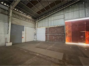 ARRIENDA BODEGA 682 M2 AV. CANCHA RAYADA TALCA