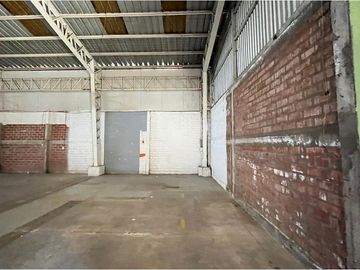 ARRIENDA BODEGA 682 M2 AV. CANCHA RAYADA TALCA
