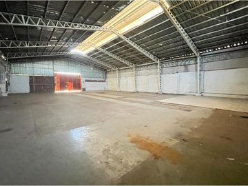 ARRIENDA BODEGA 682 M2 AV. CANCHA RAYADA TALCA