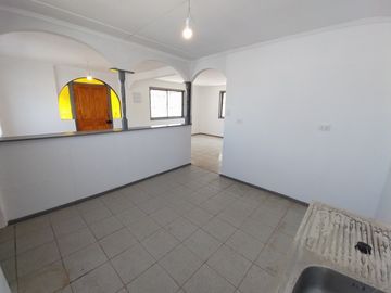 Casa en venta en Quilpué recién remodelada y con terreno