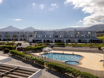 Exclusivo Townhouse en Barrio Serena Golf | La Serena