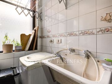 Cómodo y cálido departamento ubicado en excelente sector residencial