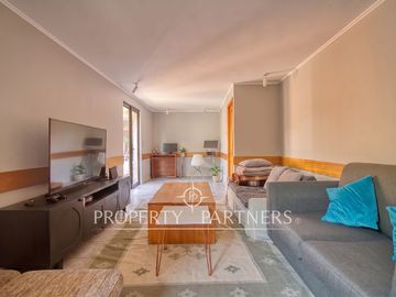 Casa de 4 Dormitorios en Venta | Amplios Espacios, Quincho y Frente a Plaza