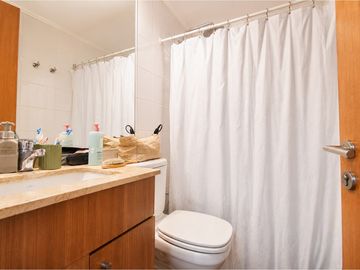 En Venta Amplio Dpto De 4 Dorm.  En Las Condes