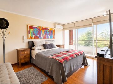 En Venta Amplio Dpto De 4 Dorm.  En Las Condes