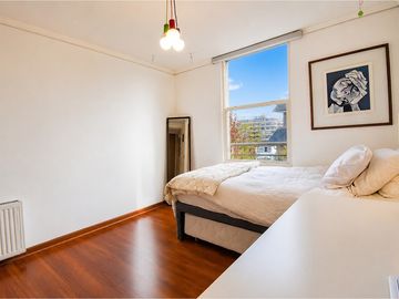 En Venta Amplio Dpto De 4 Dorm.  En Las Condes