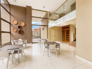 En Venta Amplio Dpto De 4 Dorm.  En Las Condes