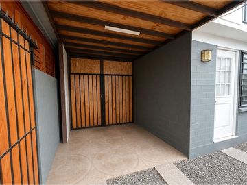 Amplia Casa 4D/2B en Larapinta.