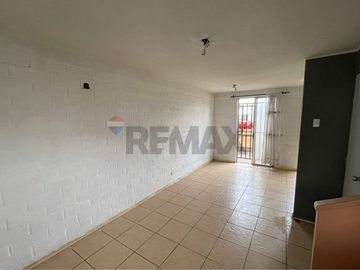 Amplia Casa 4D/2B en Larapinta.