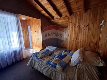 SE VENDE CASA 4D/2B CON DEPTO. INTERIOR 4D/2B