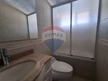 SE VENDE CASA 4D/2B CON DEPTO. INTERIOR 4D/2B