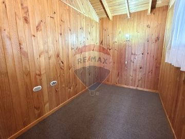 SE VENDE CASA 4D/2B CON DEPTO. INTERIOR 4D/2B