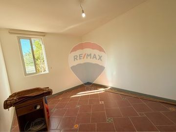 Parcela con casa luminosa y gran terreno