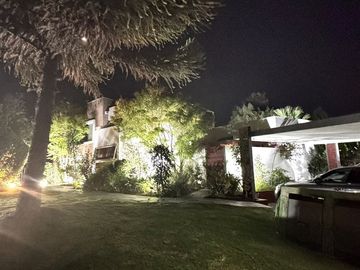 CASA RODEADA DE NATURALEZA