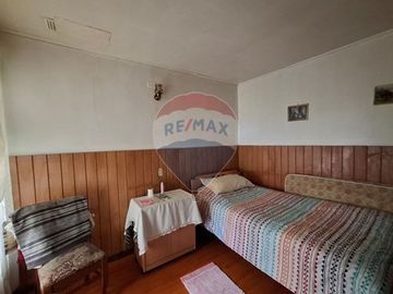 SE VENDE TERRENO CON 2 CASAS, P. DREVES