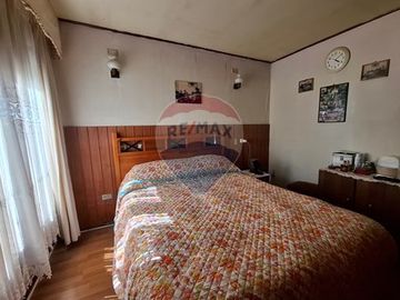 SE VENDE TERRENO CON 2 CASAS, P. DREVES