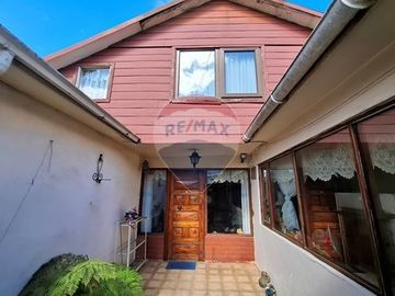 SE VENDE TERRENO CON 2 CASAS, P. DREVES