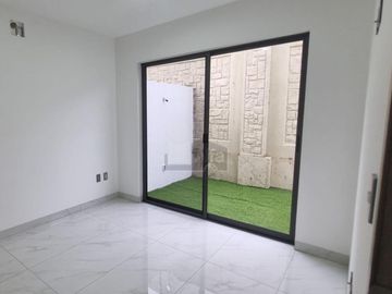 Estrena casa en venta! Mayorca Residencial de 2 recámaras con baño c/u