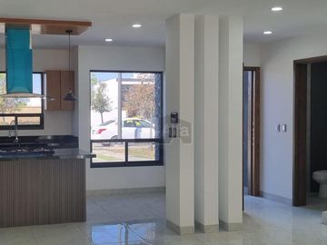 Estrena casa en venta! Mayorca Residencial de 2 recámaras con baño c/u