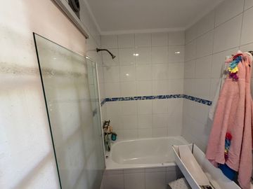 ALQUILER DE CASA EN LAS LOMAS DE SAN ISIDRO, 6 AMBIENTES