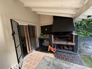 ALQUILER DE CASA EN LAS LOMAS DE SAN ISIDRO, 6 AMBIENTES