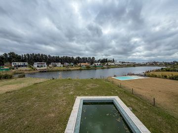 ALQUILER CASA 6 AMB EN LA CALESA CON VISTA AL LAGO